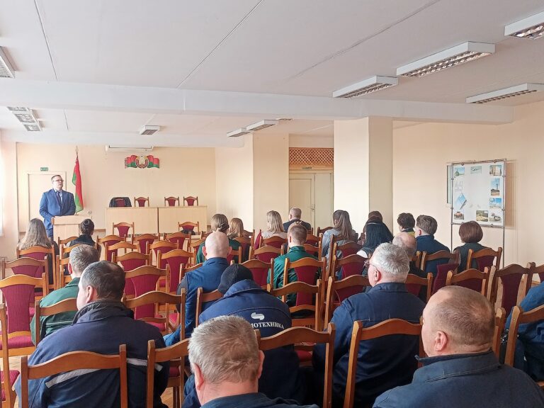 На предприятии, в рамках единого дня информирования населения, состоялась встреча коллектива предприятия с лектором от РГОО «ЗНАНИЕ»  по теме: «Современные подходы к развитию регионов: от экономики до социальной инфраструктуры»